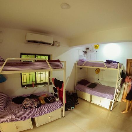 Bonds Hostel 칸돌림 외부 사진