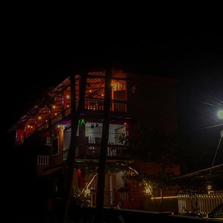 Bonds Hostel 칸돌림 외부 사진