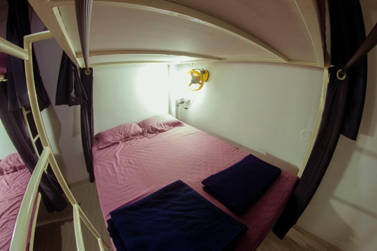 Bonds Hostel 칸돌림 외부 사진