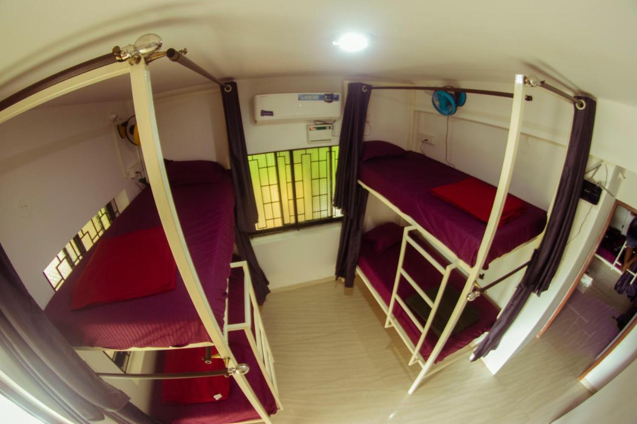 Bonds Hostel 칸돌림 외부 사진