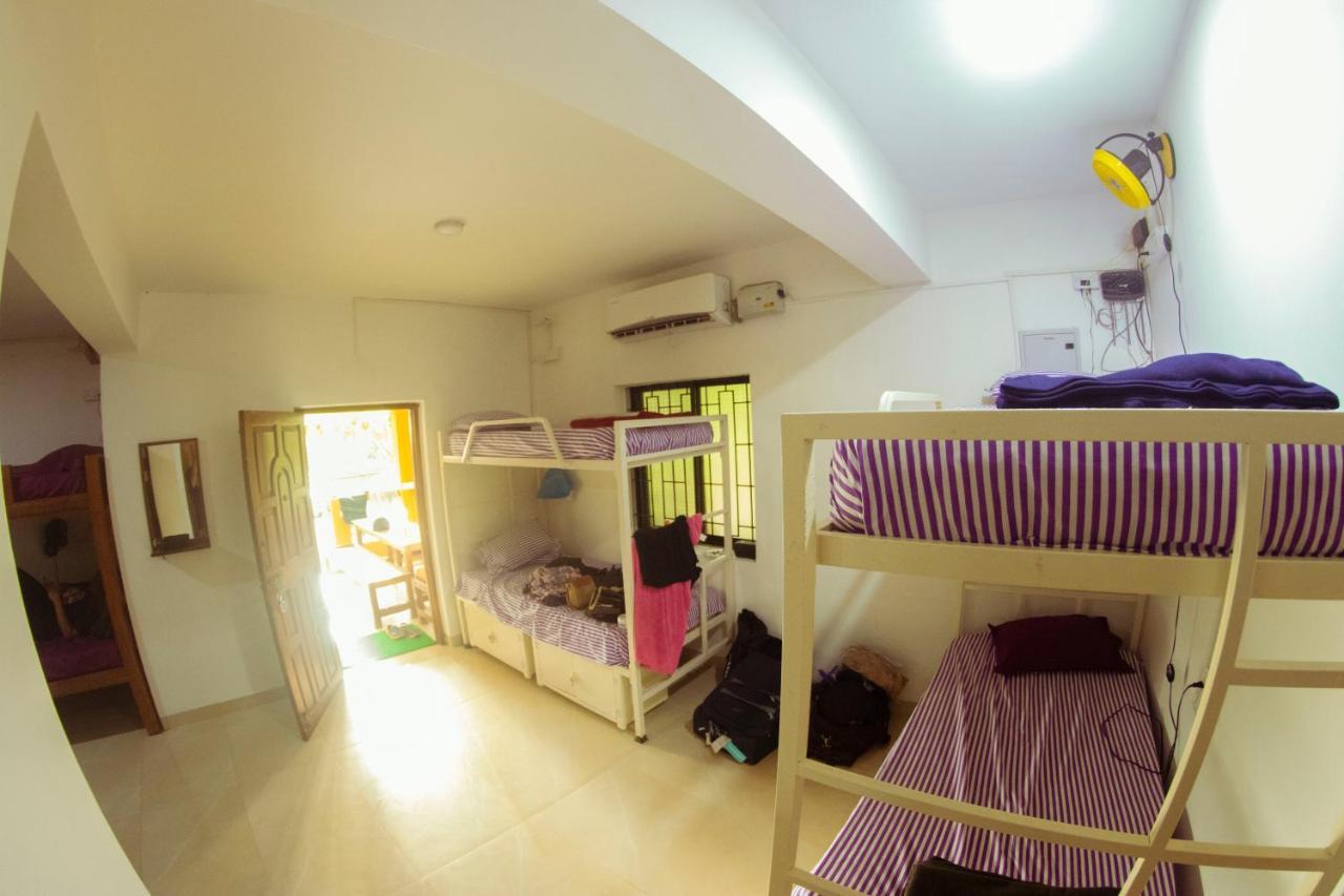 Bonds Hostel 칸돌림 외부 사진