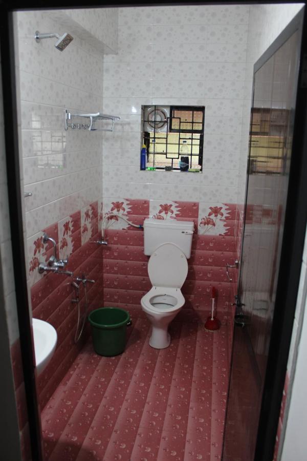 Bonds Hostel 칸돌림 외부 사진