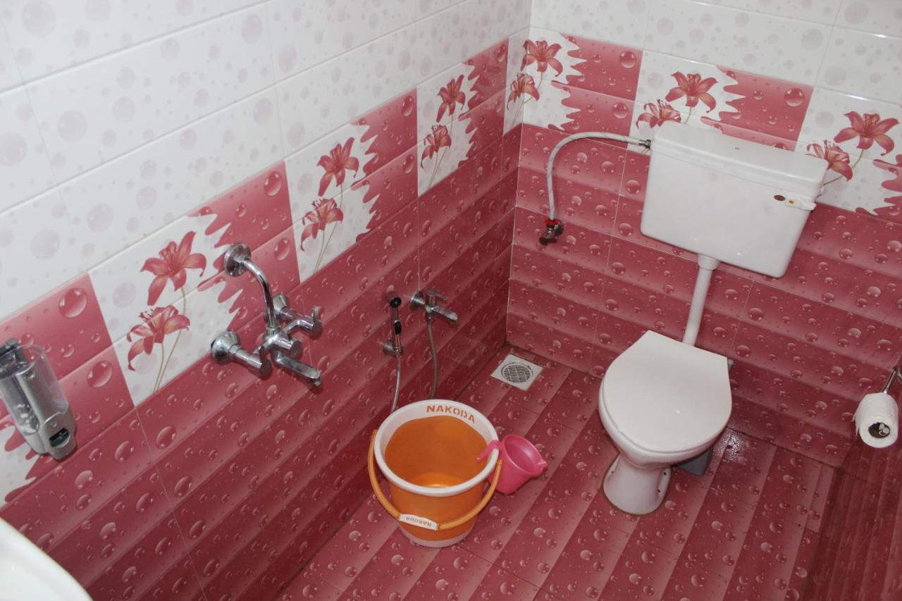 Bonds Hostel 칸돌림 외부 사진